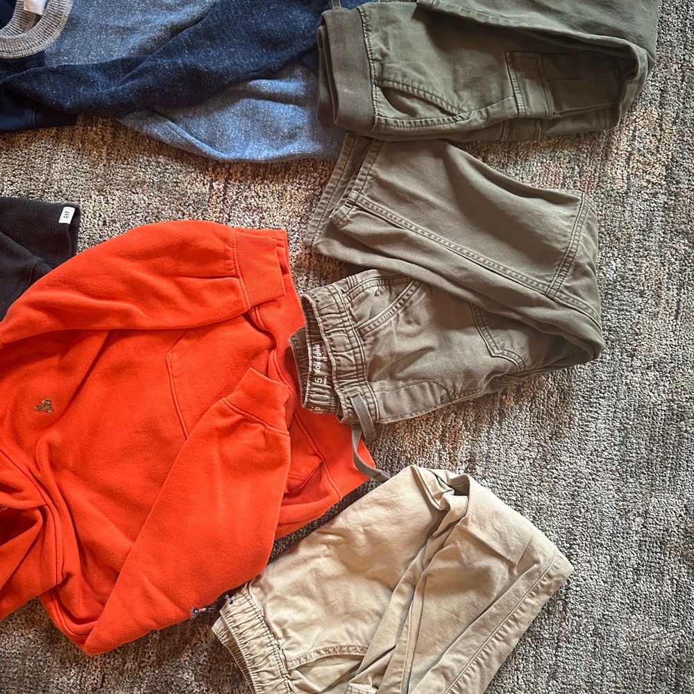 Gap 5T clothing bundle